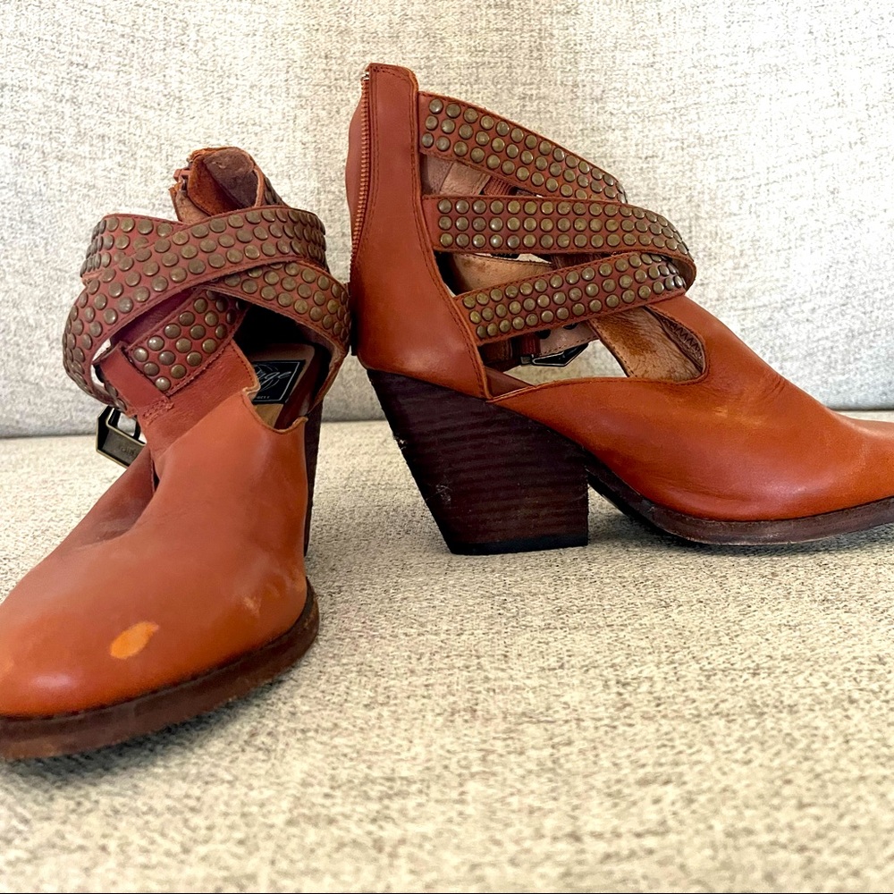 Ankle boots